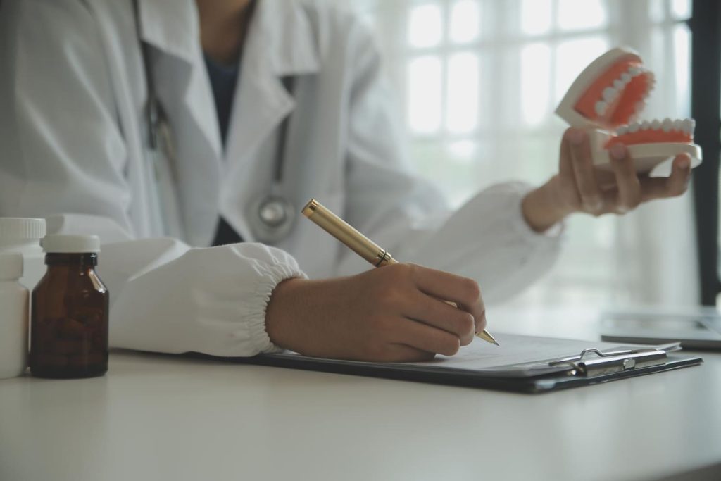 Hidróxido de calcio en odontología microscópica